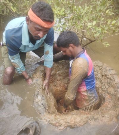 ಊರಿಗೆ ಬೆಳಕು ನೀಡುವ ಇವರ ಬದುಕು ಕತ್ತಲೆ