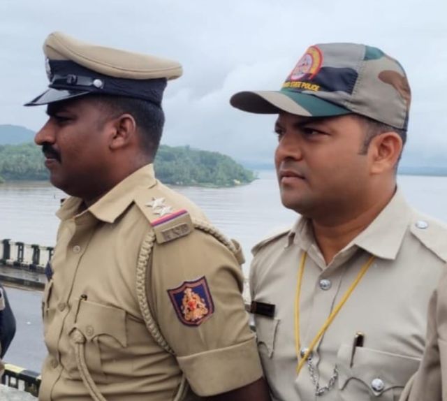 ಕಾಳಿ ದುರಂತ: ನೂರಾರು ಜೀವ ಉಳಿಸಿದ ಪೊಲೀಸ್ ಸಿಬ್ಬಂದಿ ಇವರೇ!