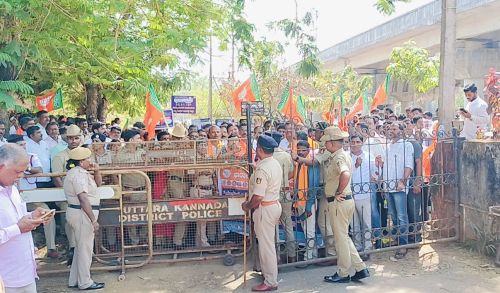 ಬಿಜೆಪಿ ಪ್ರತಿಭಟನೆ: ಕಾಂಗ್ರೆಸ್ ಸರ್ಕಾರದ ವಿರುದ್ಧ ಸಿದ್ದರಾಮಯ್ಯಗೆ ದೂರು!