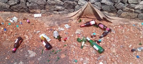 Beer bottles everywhere Lakkeri a fun place for hooligans!