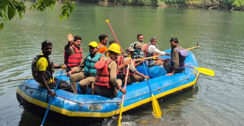 Circus in the Kali River HESCOM staff not afraid of crocodiles!