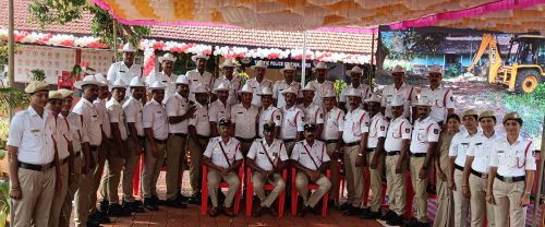 Establishment of Sirsi Traffic Station Same police.. same rules.. only the color of the uniform is different!