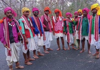 Festival celebrated using dung and ash The color of Holi here is not important at all!