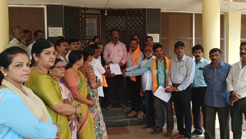 ಕಬ್ಬಿಣದ ಪೈಪ್ ಕಳ್ಳತನ: ಕಾಂಗ್ರೆಸ್ಸಿಗೆ ಪ್ರತಿಯಾಗಿ ಬಿಜೆಪಿ ಪ್ರತಿಭಟನೆ!