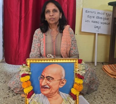 Sahi allegation of adultery Woman single protest against the officer!