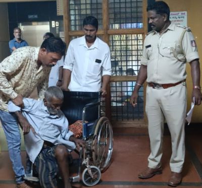 Shelter of Punit Rajkumar Ashram for an orphan old man