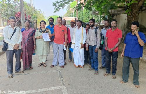 There is no road.. no school.. no hospital.. the people of Guddadur came to the district headquarters to express their problems!