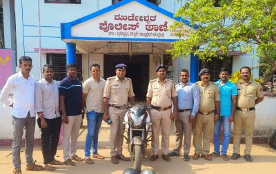 Fisherwoman found with Rs 2 lakh gold on her body Police nab thieves who came on a bike!