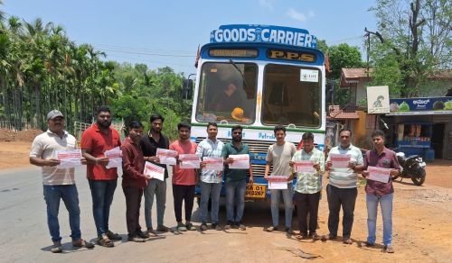 Lorry drivers' strike Huge support in Uttara Kannada!