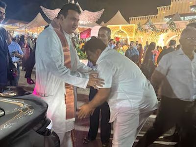 Congress minister falls at the feet of BJP!