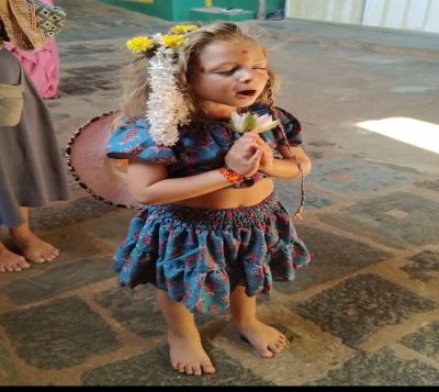 ಫಾರಿನ್ ಪೋರಿಯ ಶಿವ ಧ್ಯಾನ!