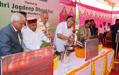 ತಾಯಿ ಹೆಸರಿನಲ್ಲಿ ವೃಕ್ಷಮಾತೆಯ ಫೋಷಣೆ: ಶಿರಸಿಯಲ್ಲಿ ಮತ್ತೆ ಮೂರು ದೇವತೆಯ ಸ್ಥಾಪನೆ!