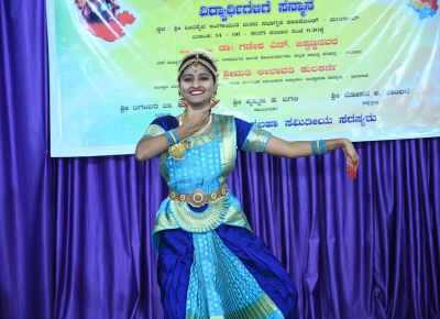 ಗೋವಾದಲ್ಲಿ ಕನ್ನಡ ಕಲರವ: ಭರತನಾಟ್ಯ ಪ್ರದರ್ಶಿಸಿದ ಕಾರವಾರ ಪ್ರತಿಭೆ