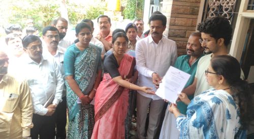MLA's condolences to Siddapur sister's family We haven't asked for resignation.. Don't ask!
