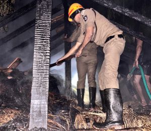 This truth is strange A barn burned to ashes due to torrential rain!