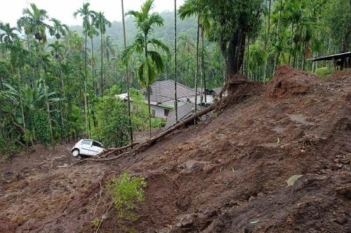 Yellapur Relatives are the support for more than a thousand victims!