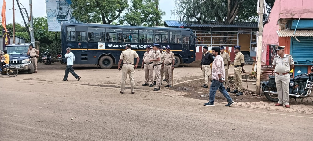 ದೇಗುಲದಲ್ಲಿ ಮೂತ್ರ ವಿಸರ್ಜನೆ; ಶಿಗ್ಗಾಂವ ಬಂದ್‌ಗೆ ವ್ಯಾಪಾರಸ್ಥರ ಬೆಂಬಲ