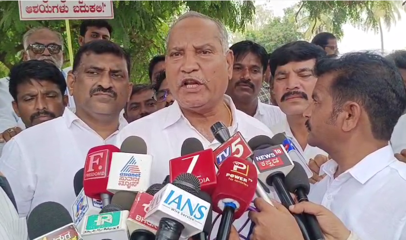 ಡಿಕೆಶಿ ಮತ್ತೆ ಮುಂದಿನ ಬಾರಿಯೂ ಸಿಎಂ ಆಗಲಿದ್ದಾರೆ: ನೆಹರು ಓಲೆಕಾರ್